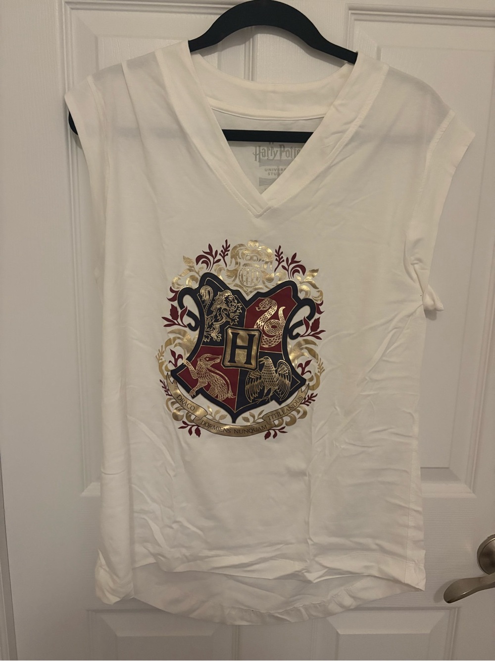 Universal Studios Harry Potter Crest White V-Neck Tee